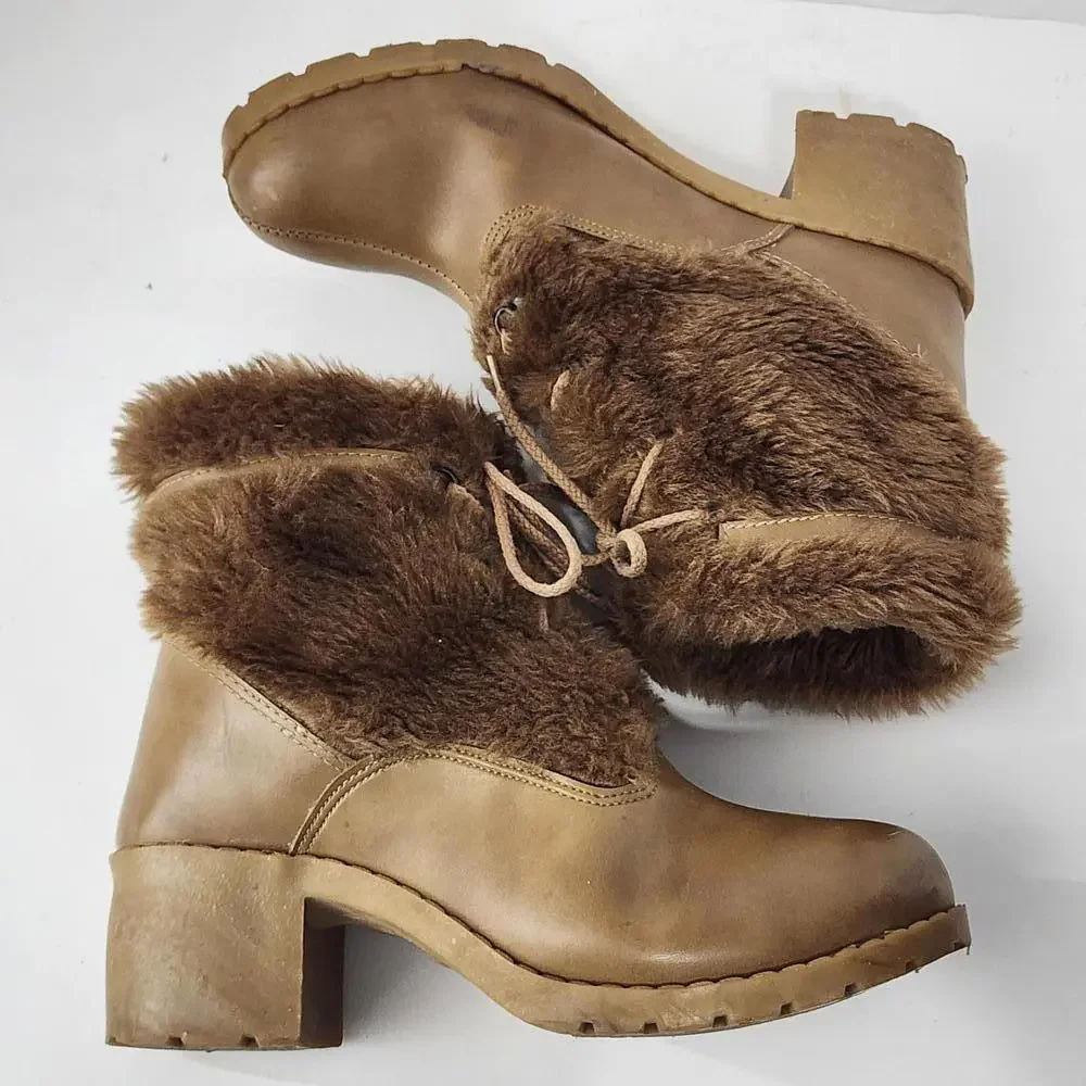 PRICE DROP Andrew geller Size 9 women furry Tan Ankle Boots
